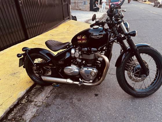 TRIUMPH BONNEVILLE BOBBER 1200 